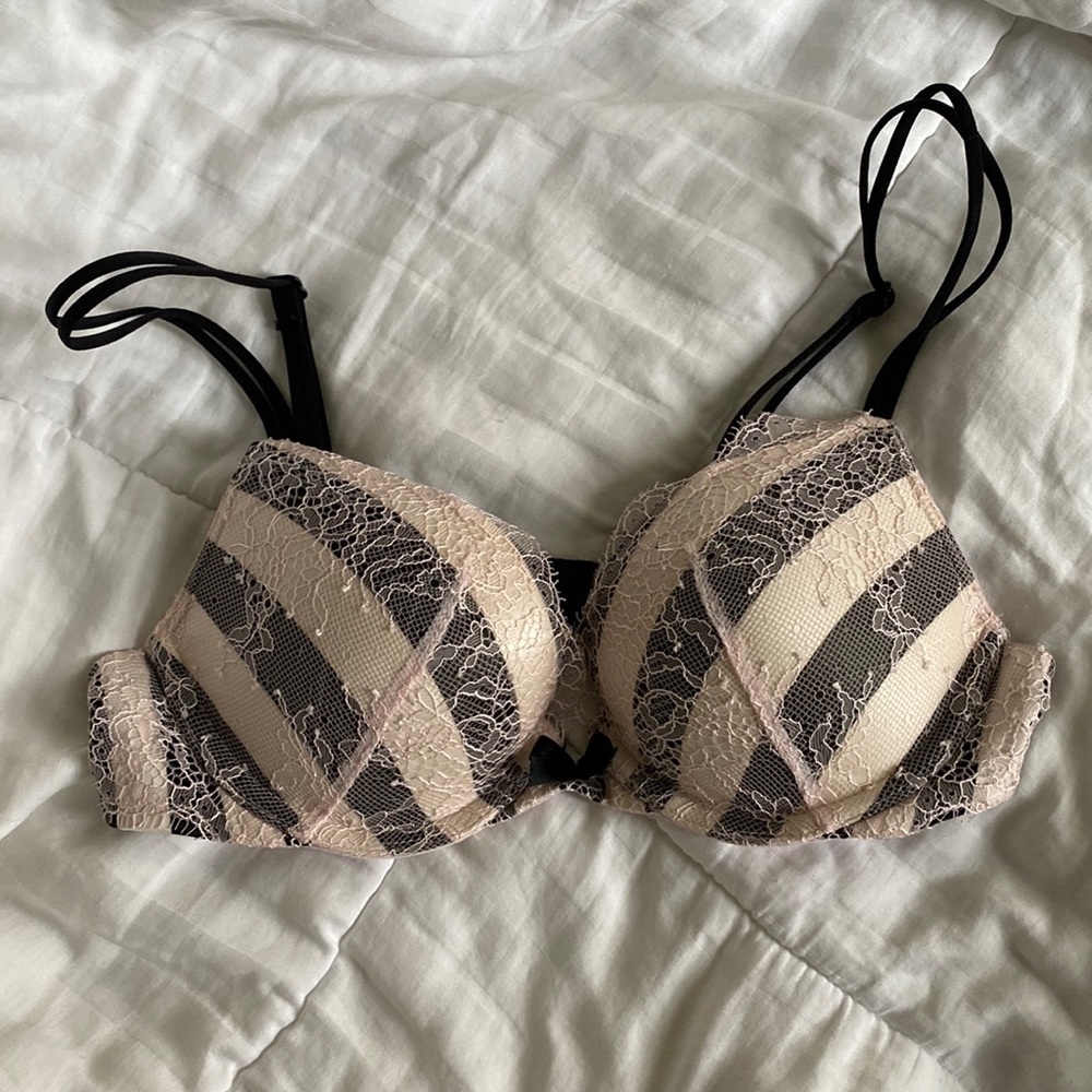 Victoria Secret's Very Sexy Push-up Pigeonnant 34A